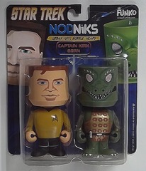 RJ1326: Star Trek: NODNiks: Captain Kirk & Gorn: Funko: 2009