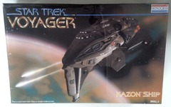RJ0438: Star Trek: Voyager: Kazon Ship: Monogram: 3606: 1995: NIB
