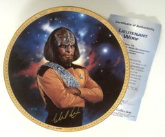 RJP081: AUTOGRAPHED: Star Trek: The Next Generation 5th Anniversary Plate Collection: Lieutenant Worf: The Hamilton Collection: 1434H