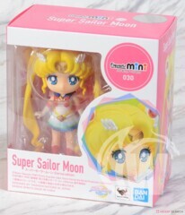 Figuarts Mini Super Sailor Moon -Eternal Edition-