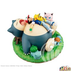 G.E.M. Series Pokemon Sleeping with Snorlax Complete Figure